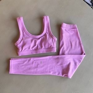 Alo Yoga ribbed set limited edition color 🌸